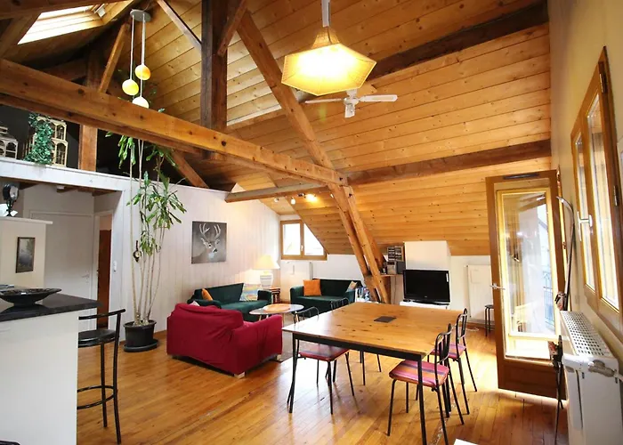 Duplex 140 M² Pour 8 Pers. A Luchon Proche Telecabine Et Thermes, Confort, Wifi, Animaux Ok - Fr-1-313-231 * Bagnères-de-Luchon