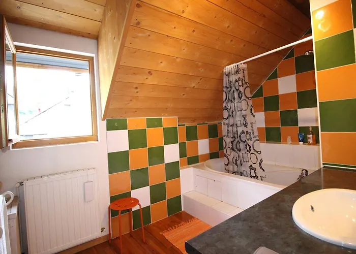 Duplex 140 M² Pour 8 Pers. A Luchon Proche Telecabine Et Thermes, Confort, Wifi, Animaux Ok - Fr-1-313-231 Bagnères-de-Luchon